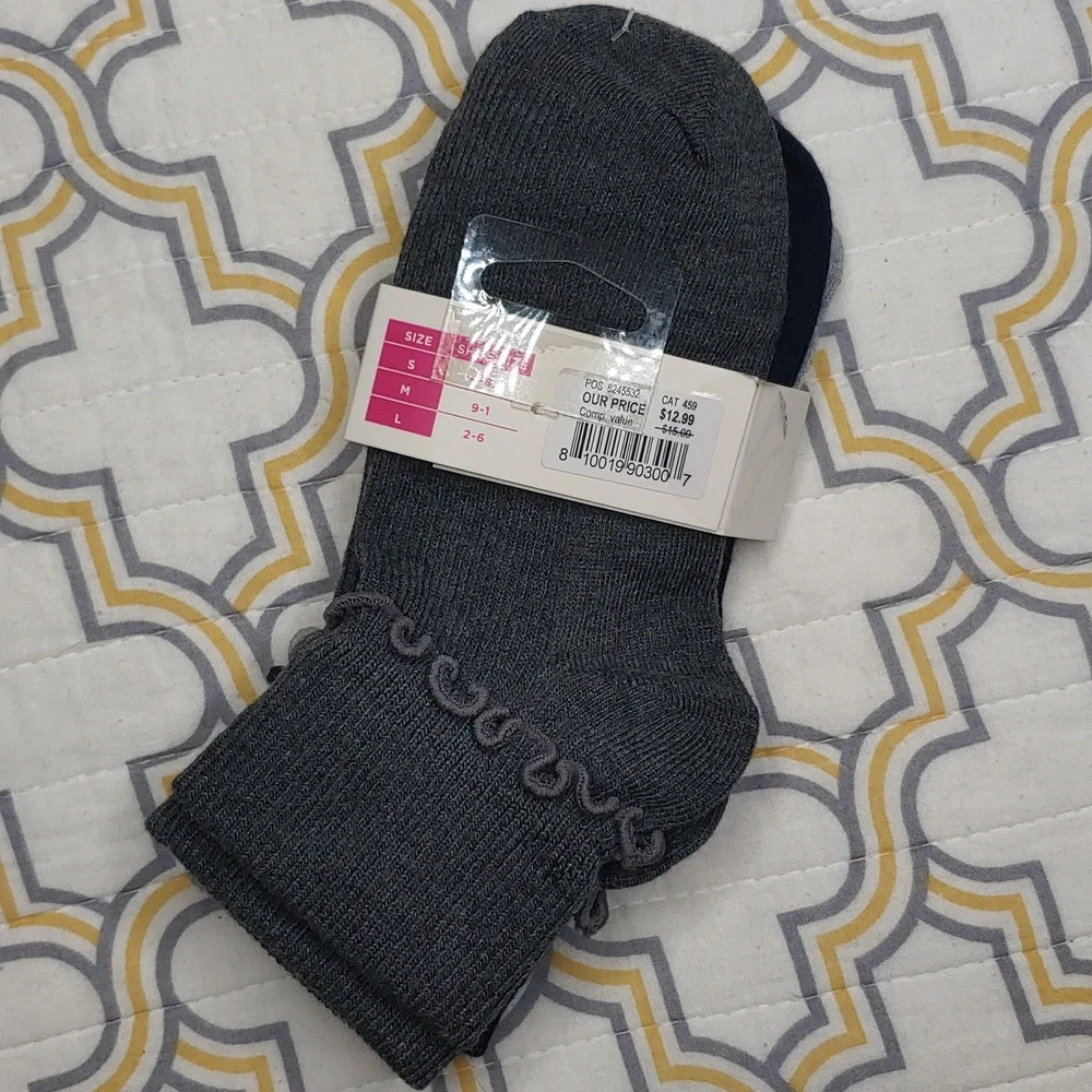 🎉 $5 CLEAR OUT: Kids Socks - 1 Pair, 1 Mismatched - Picture 2 of 3